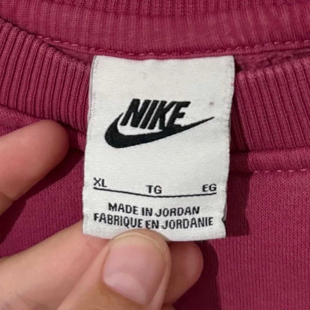Nike Girls XL Magenta Pink Bubble Logo Graphic Crewneck Sweatshirt Pullover